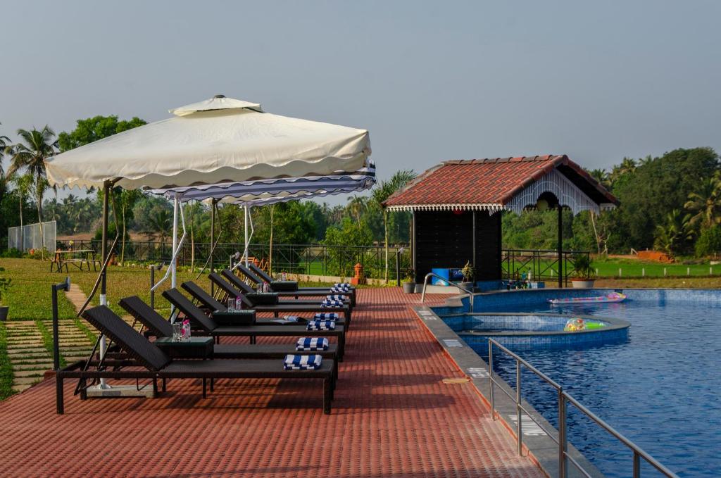 Bazén v ubytování Salcete Beach Resort nebo v jeho okolí