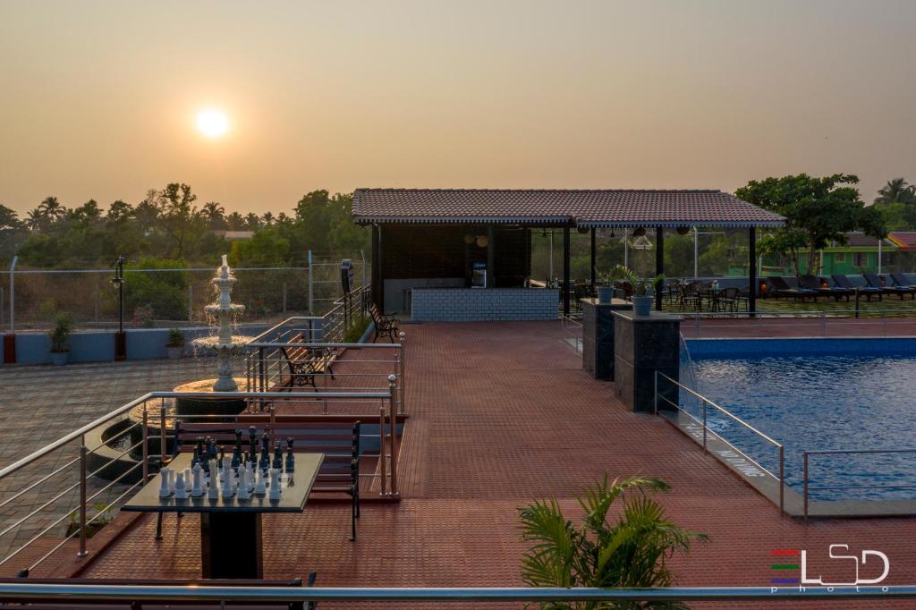 Bazén v ubytování Salcete Beach Resort nebo v jeho okolí