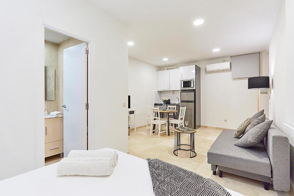 Svetainės erdvė apgyvendinimo įstaigoje LEEWAYS LOFT IV in GRAN VÍA