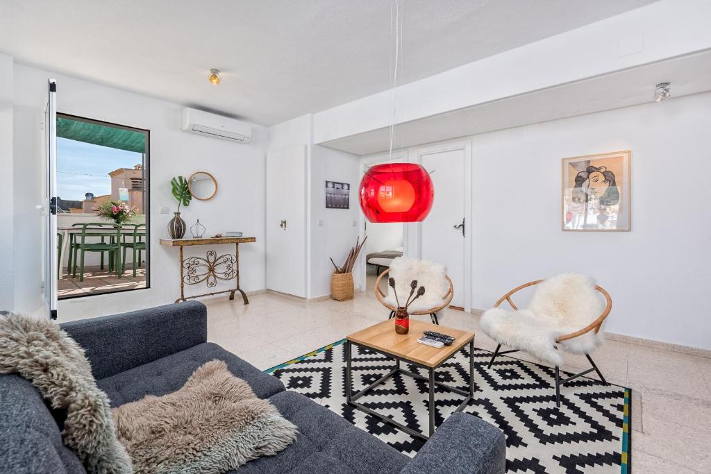 Posezení v ubytování San Juan Penthouse in Malaga by Solaga Holiday Homes
