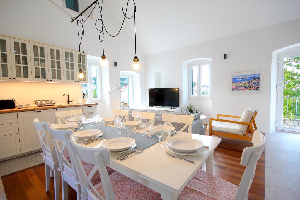 Kuchyň nebo kuchyňský kout v ubytování Island stonehouse villa Kala mendula
