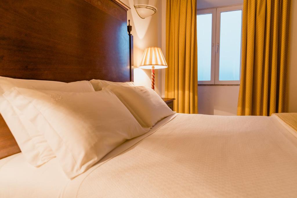 Casa Amarela TH & National Monument - 9