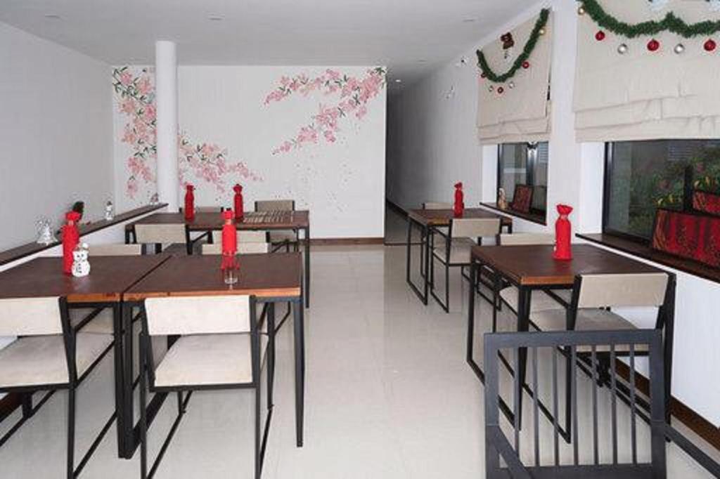 Restaurace v ubytování Visakha 6