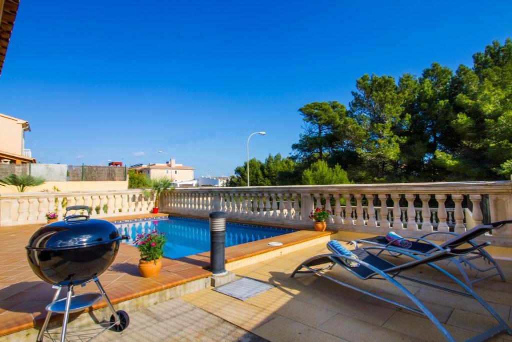 Bazén v ubytování Villa del Mar nebo v jeho okolí