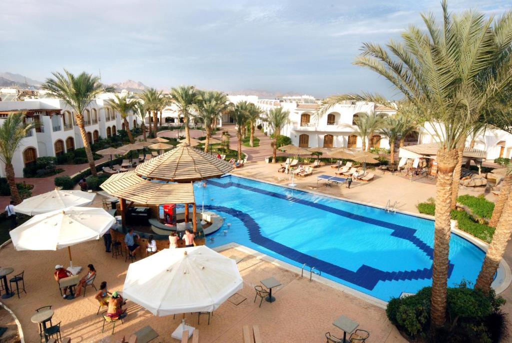 Bazén v ubytování Coral Hills Resort Sharm El-Sheikh nebo v jeho okolí