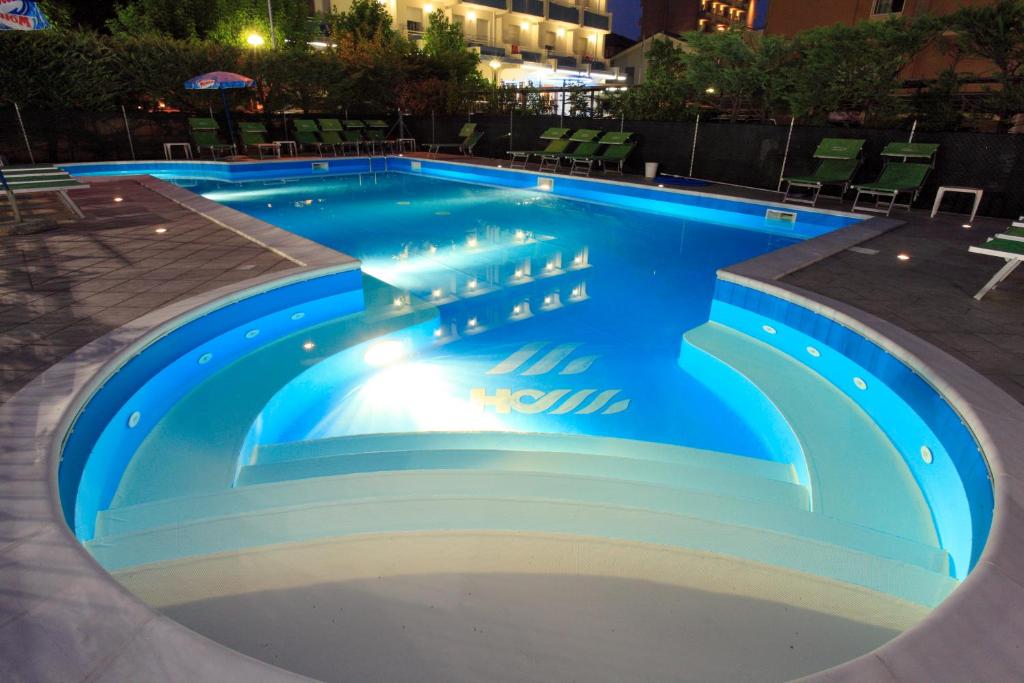 Bazén v ubytování Hotel Vannini nebo v jeho okolí