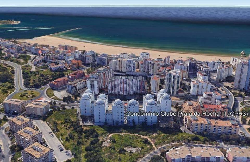 ポルティマンにあるApartamento Azul do Marの市街と海岸の空中を望む