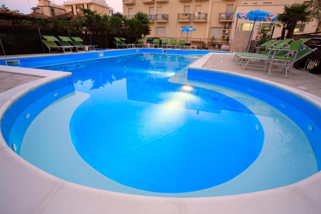 Bazén v ubytování Hotel Vannini nebo v jeho okolí