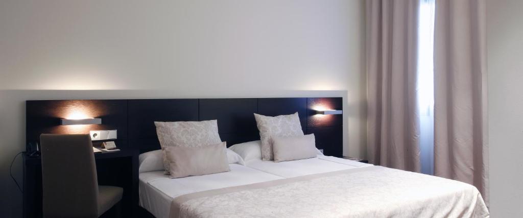 Hotel Palacio de Merás - Double Room With Extra Bed