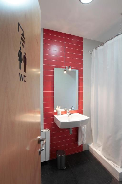 Kúpeľňa v ubytovaní Hostal Nitzs Bcn