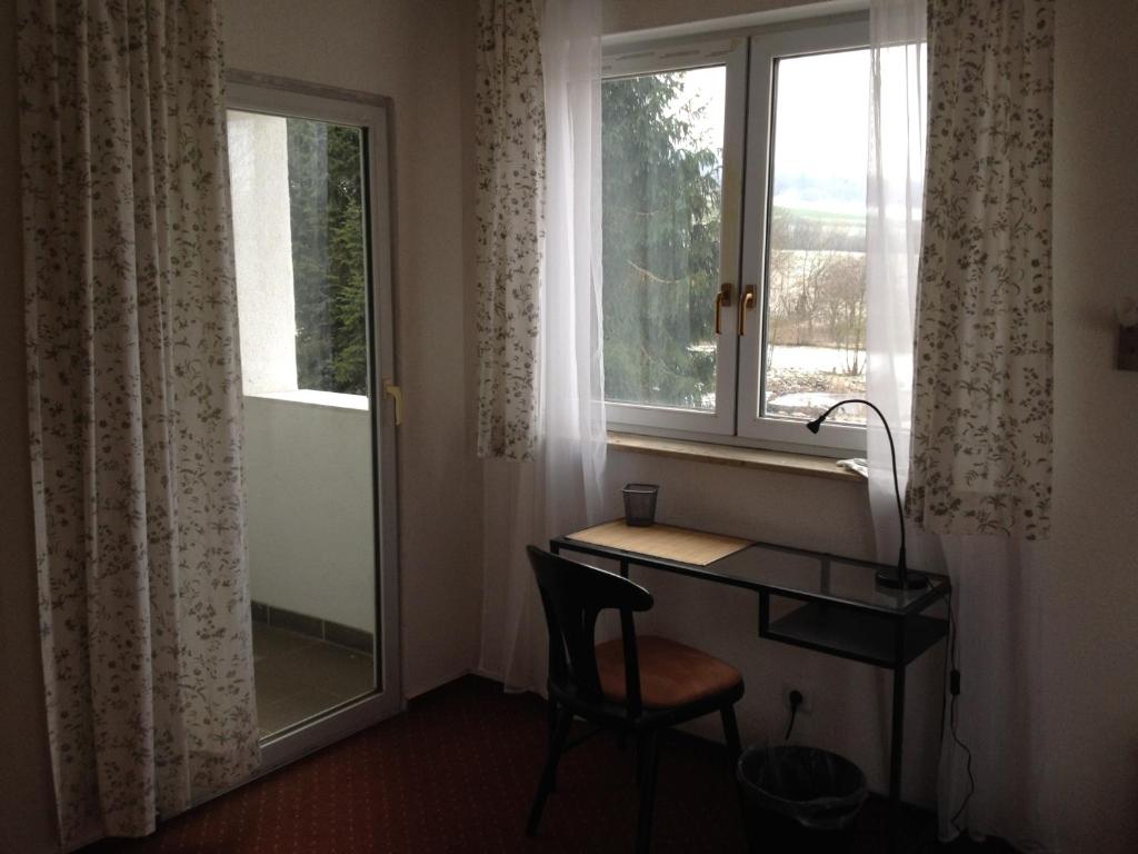 Hotel Saarland Lebach - Apartamento Con Balcón