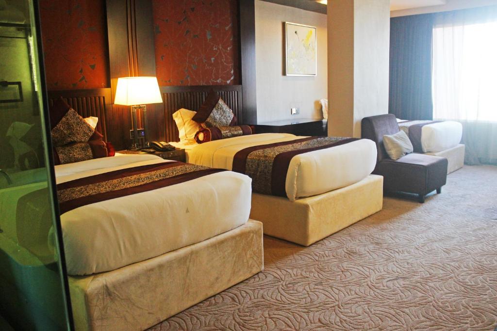 Royale Signature Hotel - Tripla Stanza Esecutiva