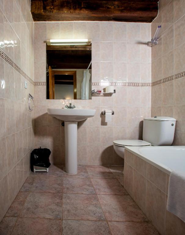 Koupelna v ubytování Hostal Etxeberri