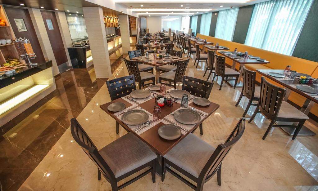 Restaurace v ubytování Jaag Hotel