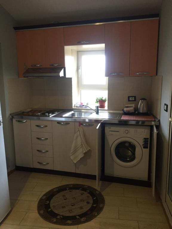 Kuchyň nebo kuchyňský kout v ubytování Lille France Apartments