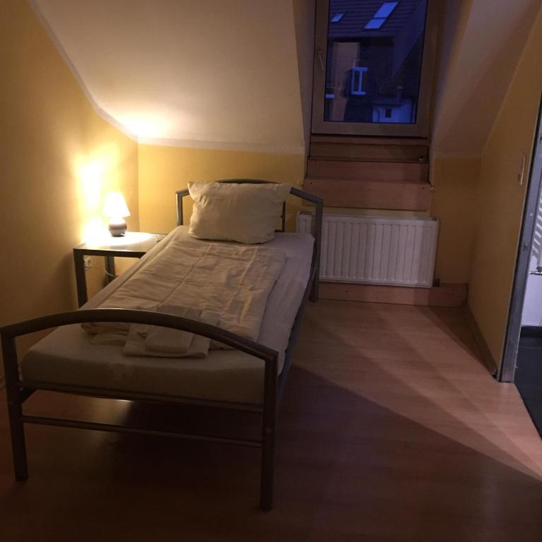 Doppelbettzimmer mit Bad - Budget Double Room