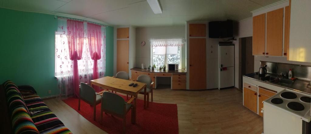 Kuchyň nebo kuchyňský kout v ubytování Sangis Motel Haparandavägen 11