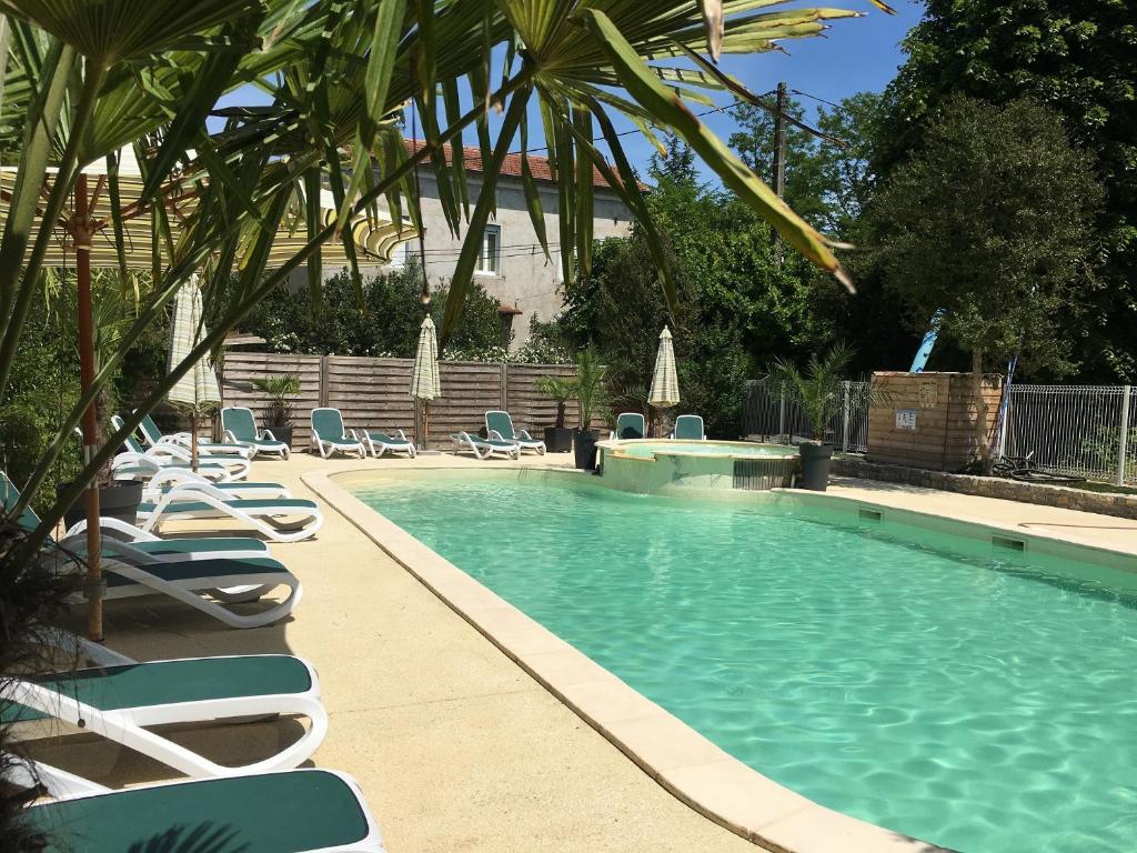 Bazén v ubytování L'Oasis nebo v jeho okolí