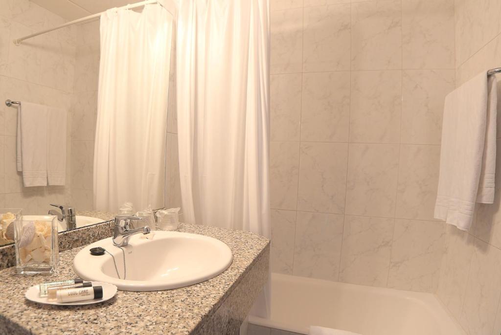 Hotel Brismar - Double Or Twin Room With Balcony And Sea View