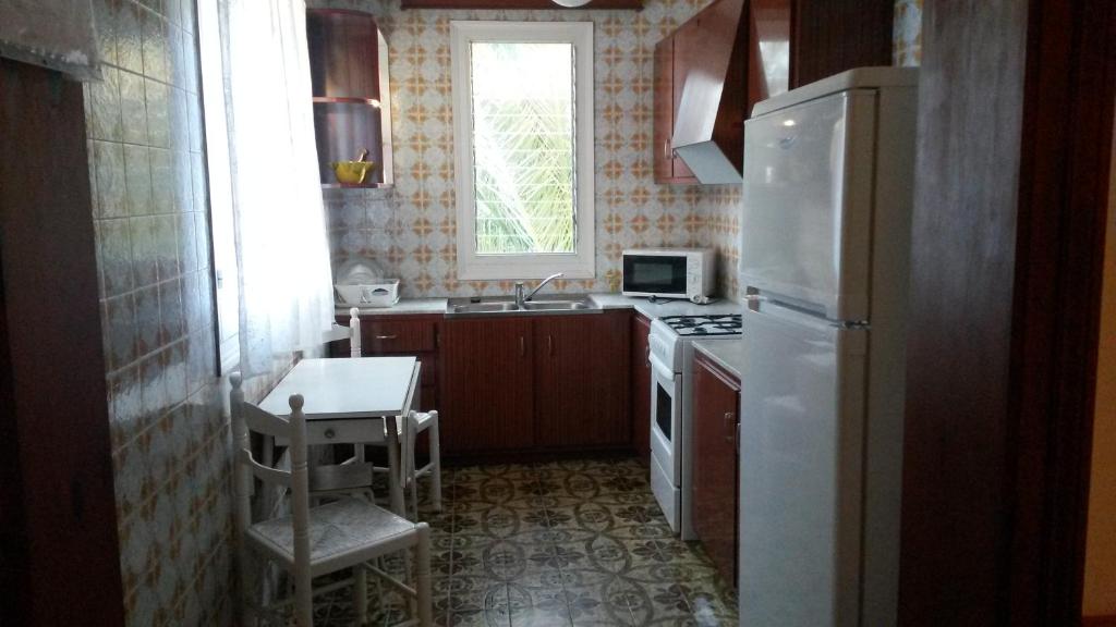Las Belisas - Apartamentos, Arenal den Castell – Updated ...