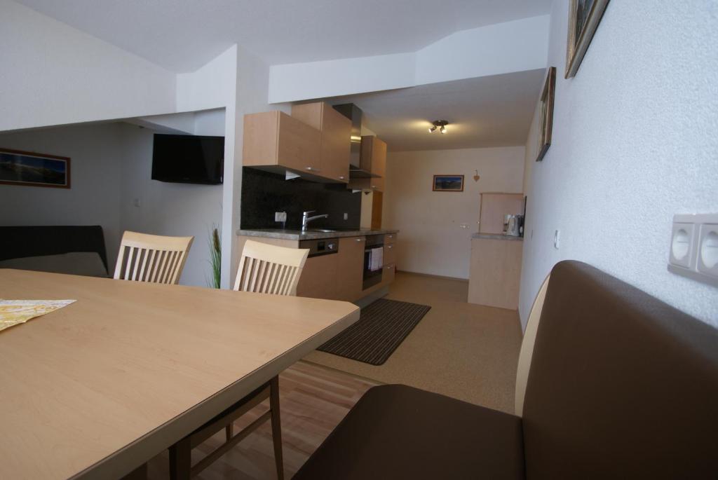Kuchyň nebo kuchyňský kout v ubytování Ferienwohnung Bergheim