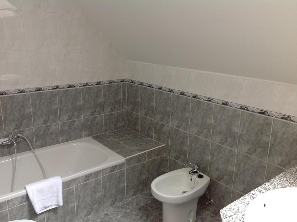 A bathroom at Hostal San Froilan