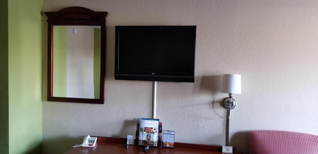 Newport News Inn - Habitación Doble Con Dos Camas Dobles - Fumar