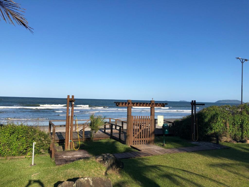  Casa Beira Mar com 5 suites