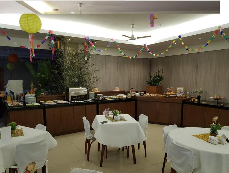  Hotel Dominguez Plaza