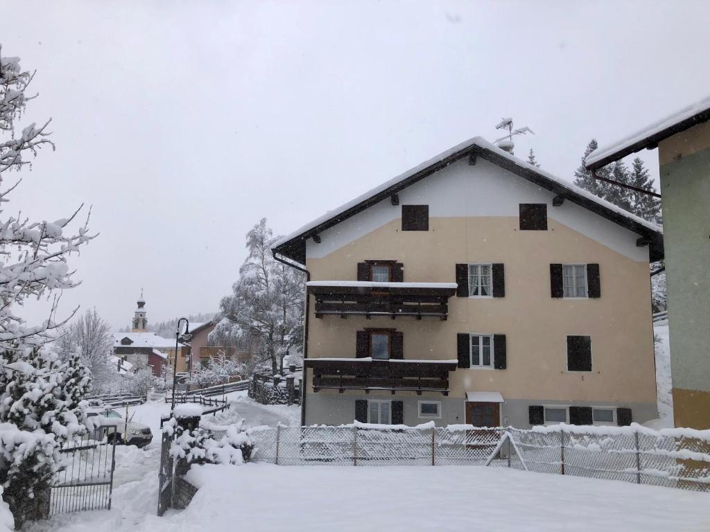 Obiekt La stube degli sciatori zimą
