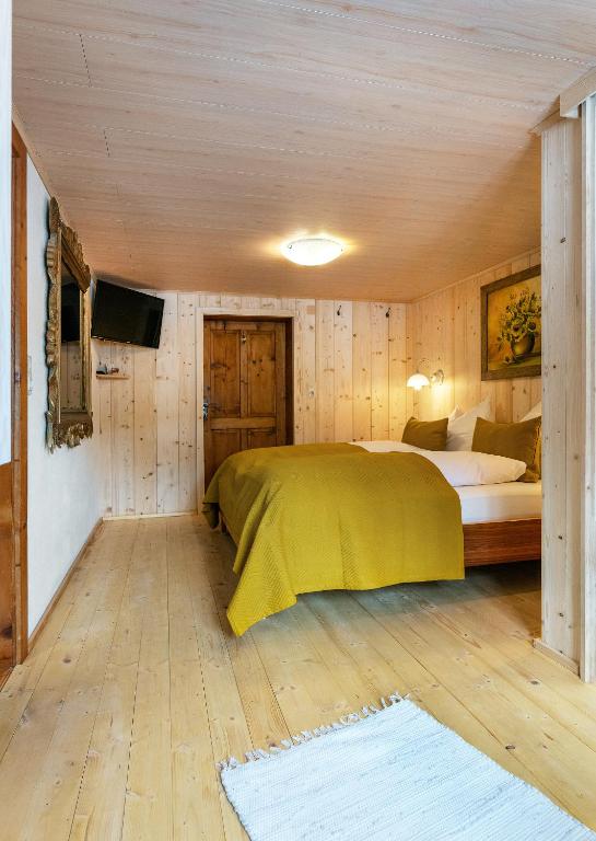 Postel nebo postele na pokoji v ubytování Haus Ganahl Klostertal