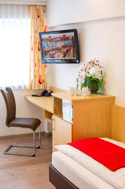 TV a/nebo společenská místnost v ubytování Hotel-Restaurant Lampenhäusl