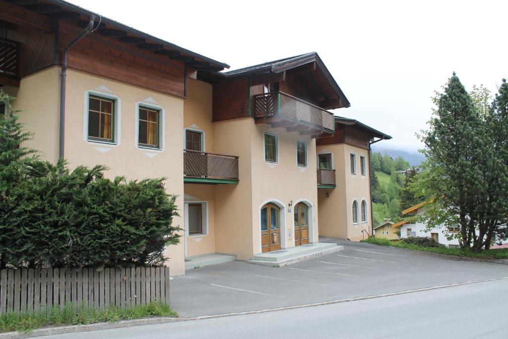 Budova, v ktorej sa apartmán nachádza