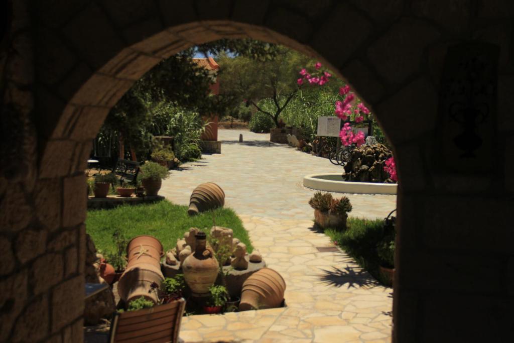 A garden outside Irides