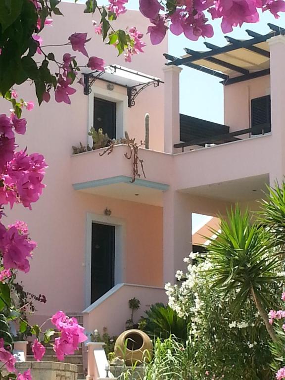 The building in which az apartmanhoteleket is located