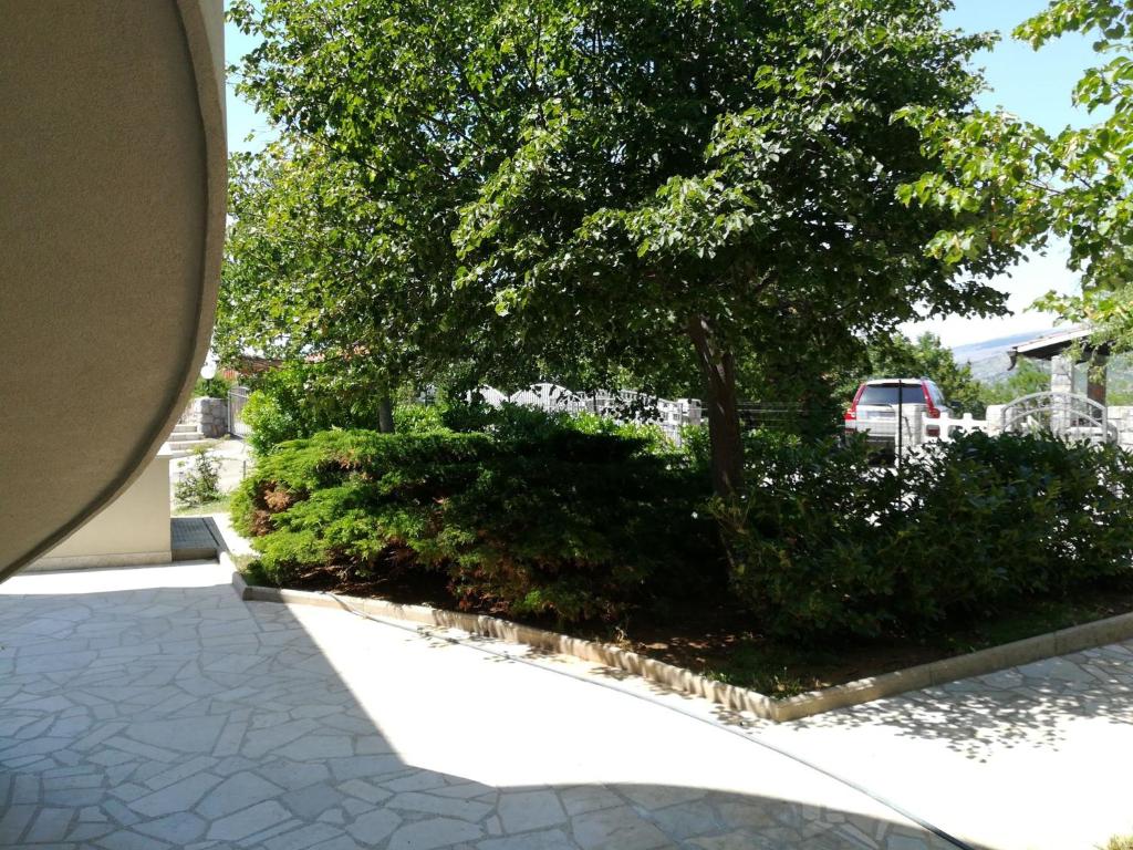 Vonkajšia záhrada v ubytovaní Apartment Sv. Juraj 1