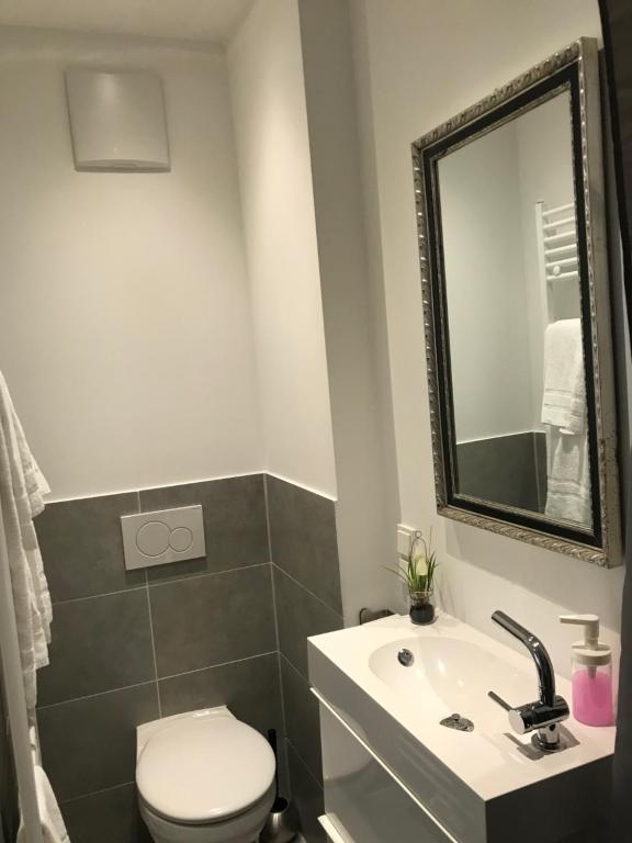 Liberty Hotel Cologne - Resim 12