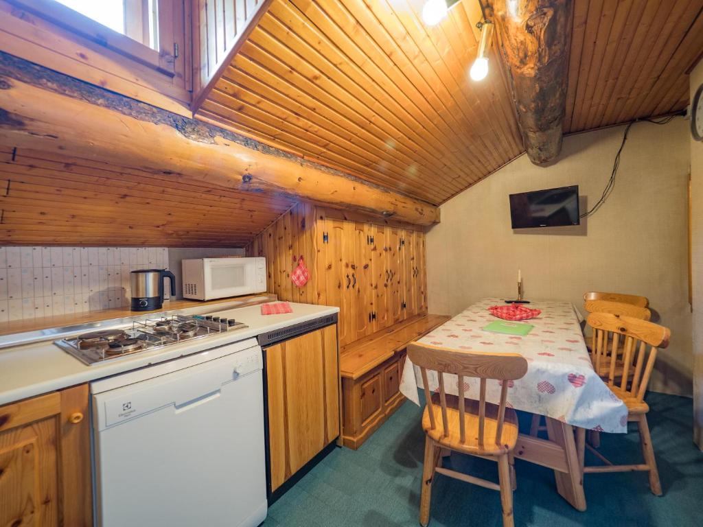 Kuchnia lub aneks kuchenny w obiekcie Apartments & Rooms MyHolidayLivigno