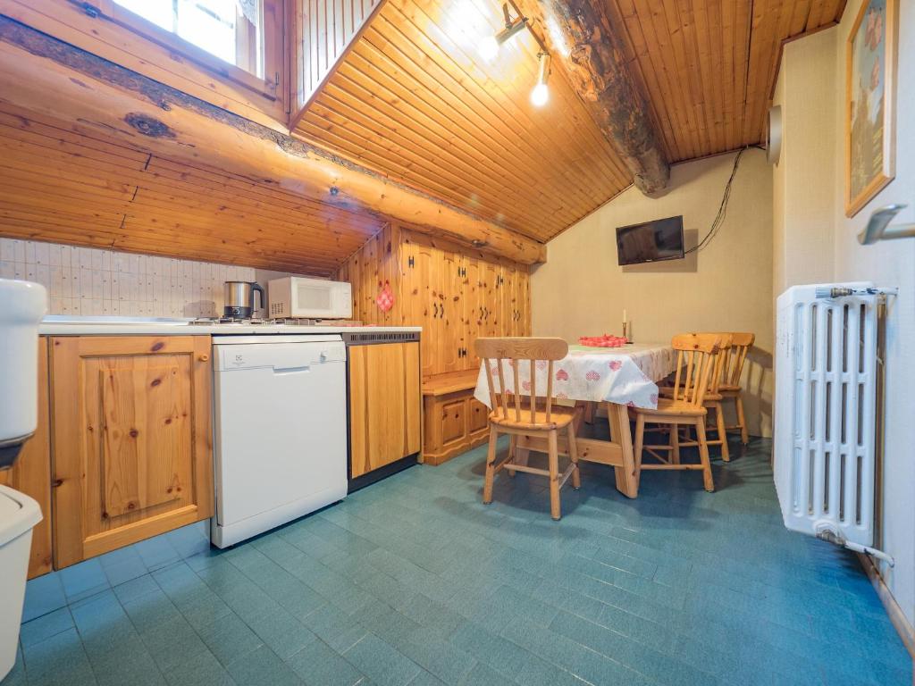 Kuchnia lub aneks kuchenny w obiekcie Apartments & Rooms MyHolidayLivigno