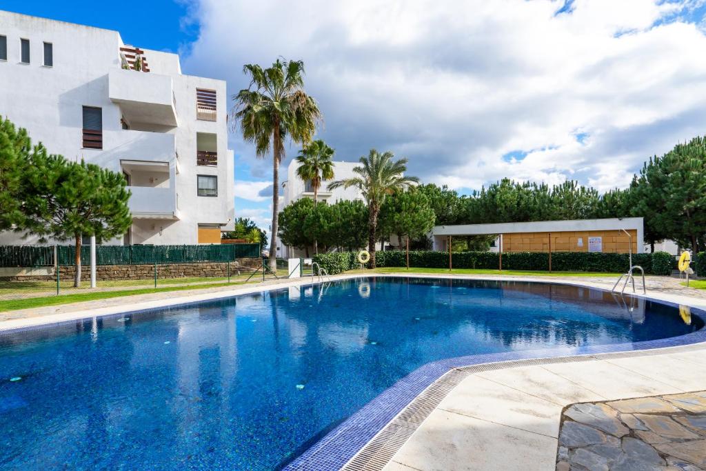 Bazén v ubytovaní Alamar apartment in La Cala de Mijas by Costarentals - Ref 38 alebo v jeho blízkosti
