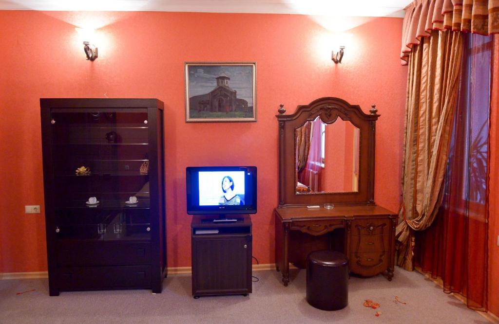 TV a/nebo společenská místnost v ubytování Hotel Old Town