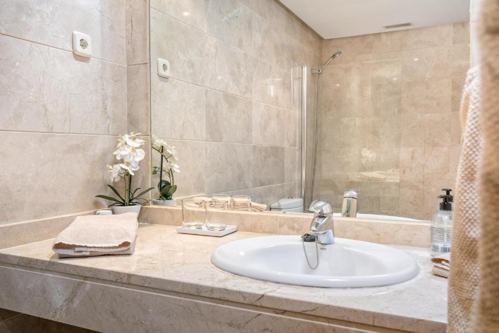 Urb La Dama de Noche 4BR by Rafleys, Marbella – Bijgewerkte ...
