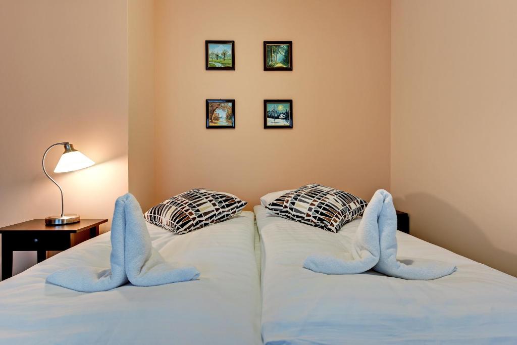 Apartamenty Apartinfo Chmielna Park - Студийная квартира с балконом и парковкой