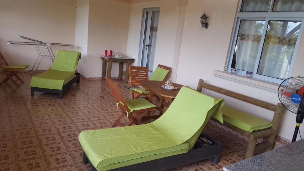 Posezení v ubytování Riverside Holiday Home