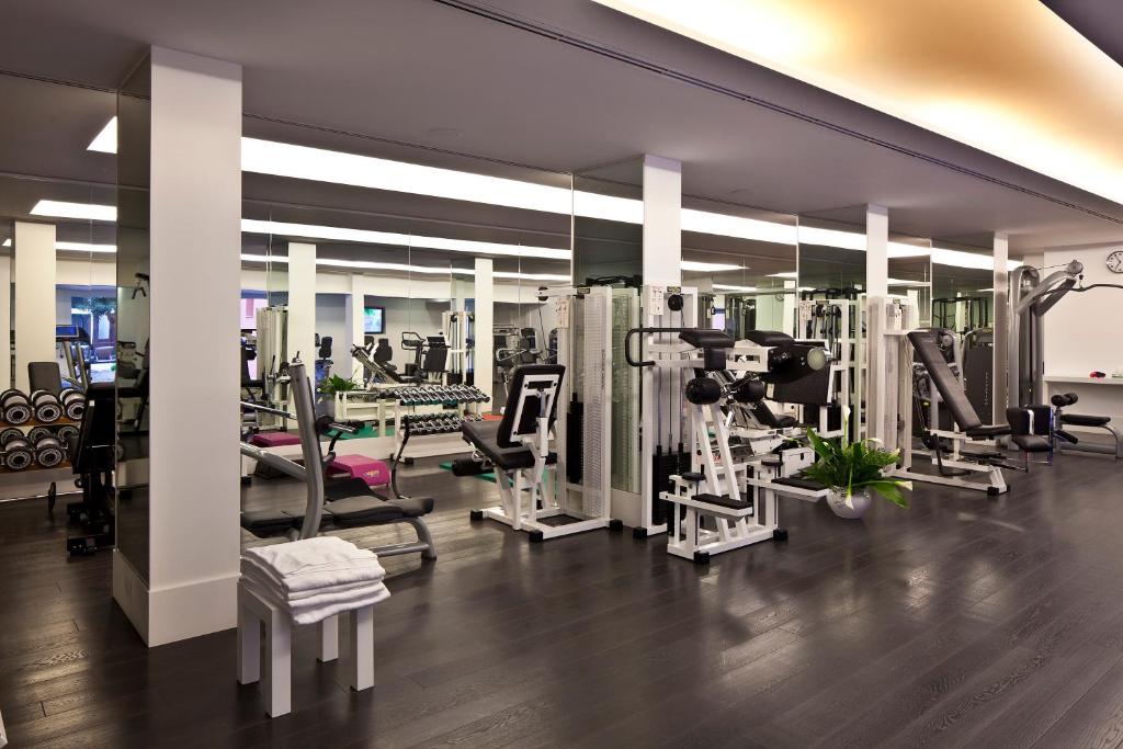 Fitness centrum a/nebo fitness zařízení v ubytování Regina Isabella-Resort Spa Restaurant