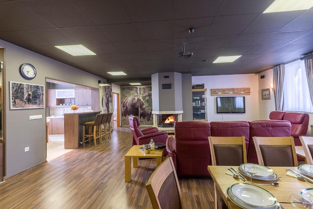 TV a/nebo společenská místnost v ubytování Apartments and Rooms kod Eli