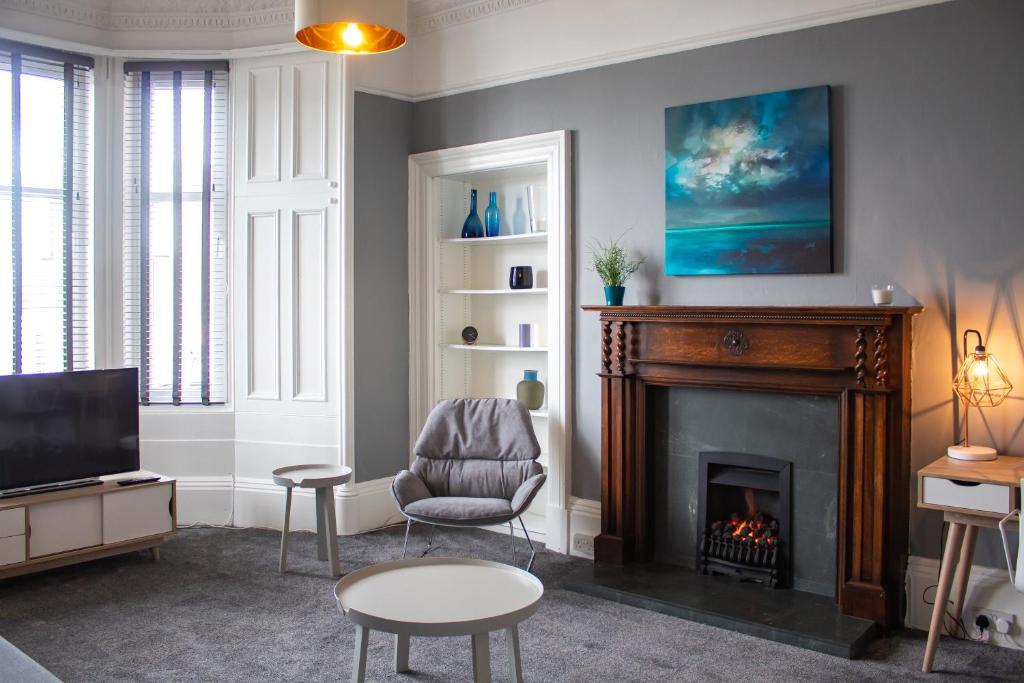 Anchored - Spacious Apartment in Glasgow's Southside