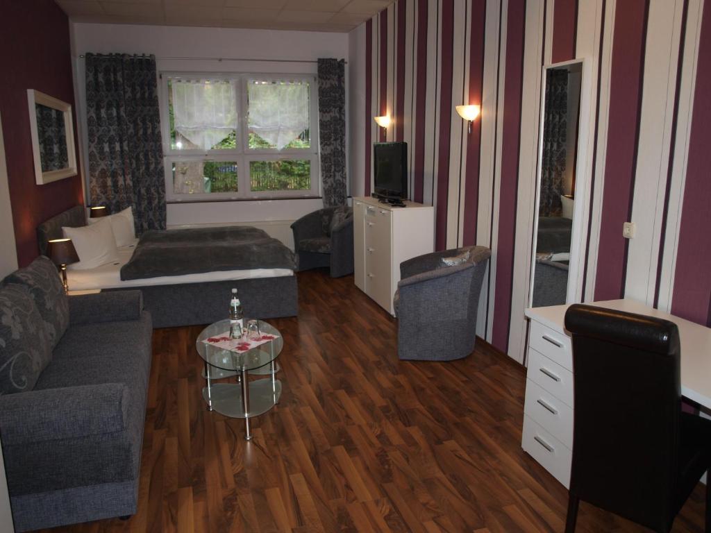 Hotel am Schützenberg - 8