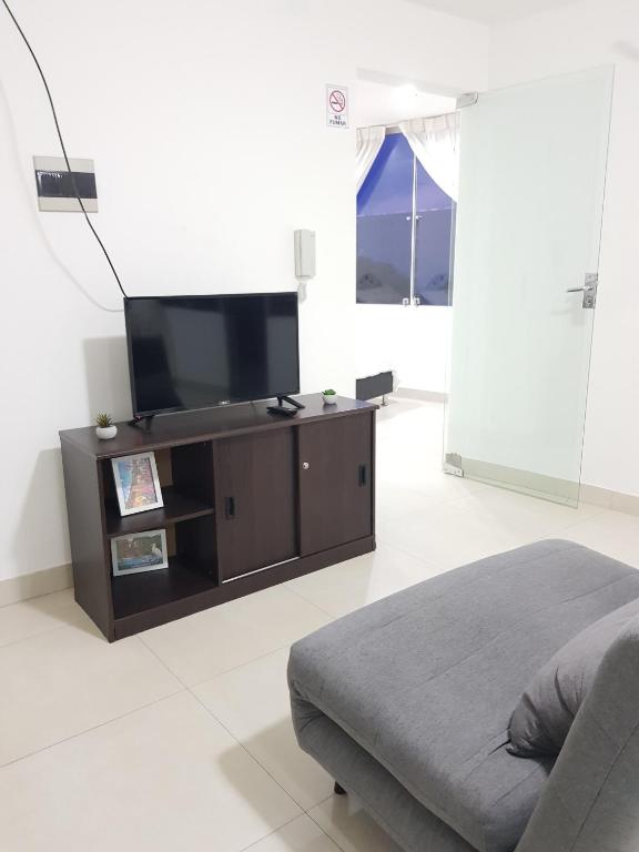 Edificio Las Palmas 3100 - Apartamento Con Balcón