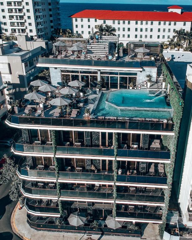 Bazén v ubytování O:LV Fifty Five Hotel - Adults Only nebo v jeho okolí